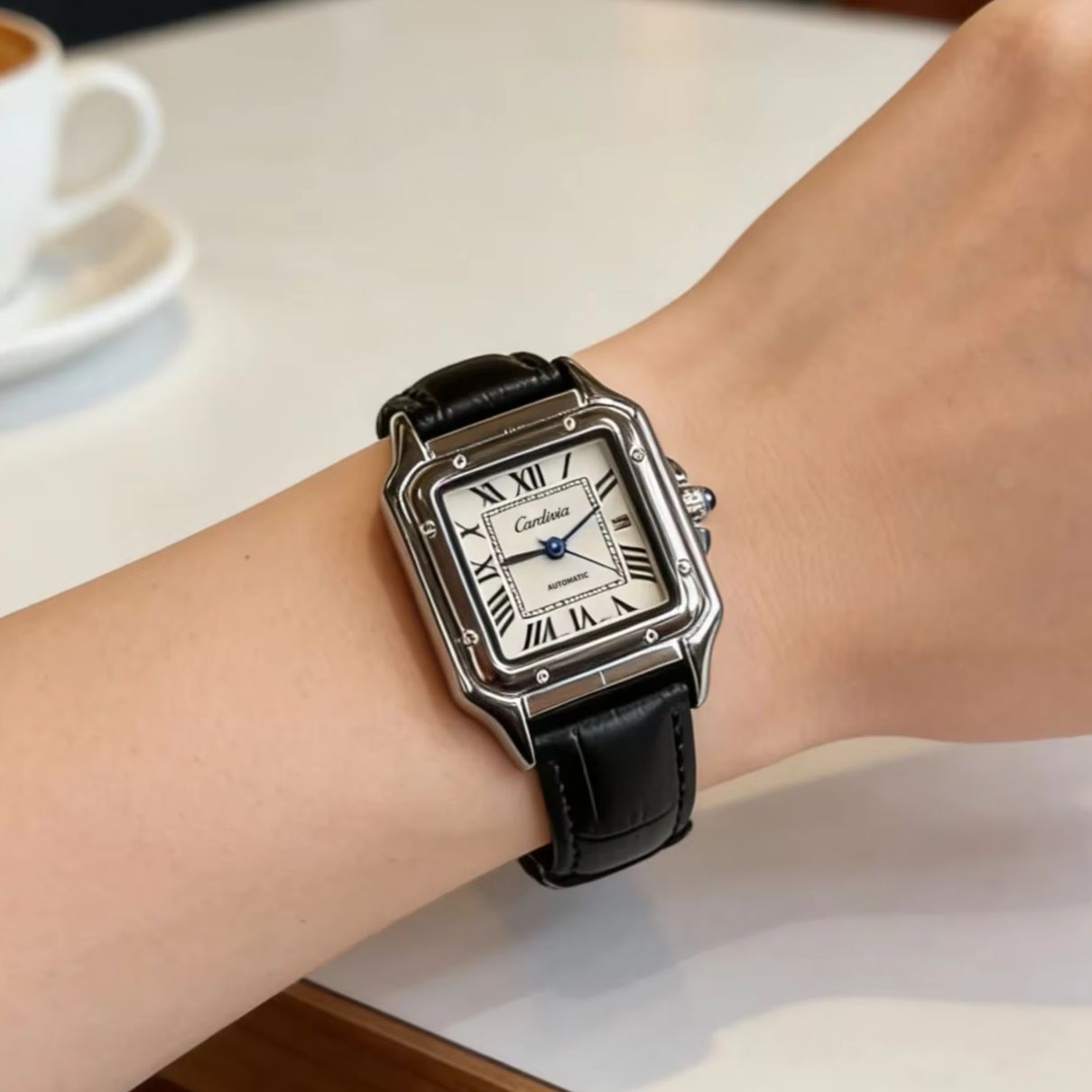 Cartier Watch Santos - ساعة كوارتز نسائية مربعة الشكل بتصميم