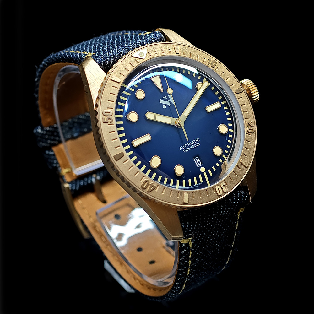 ساعة ميكانيكية برونزية للرجال  - مراجعة Canvas Strap Watch وسعره