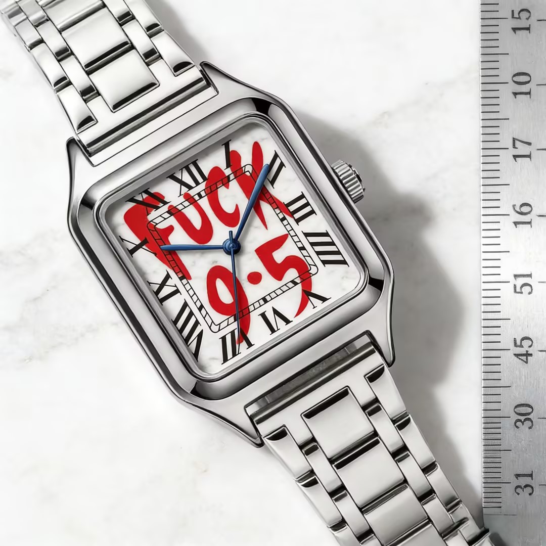 ساعة يد كوارتز مربعة الشكل من  - مراجعة Cartier Watch Santos وسعره