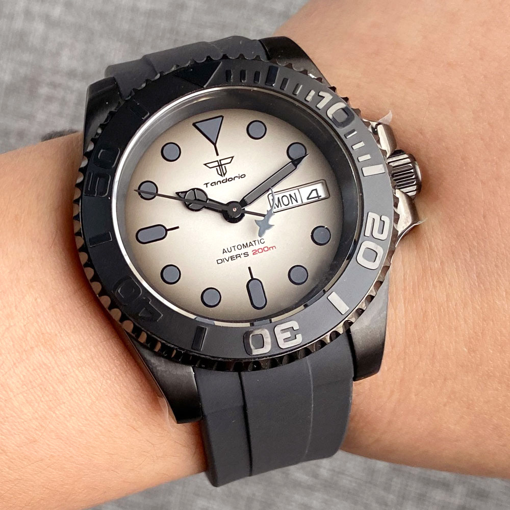 ساعة غطاس عتيقة مقاومة للماء م - مراجعة Rubber Strap Diver وسعره